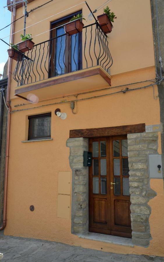 B&B La Casa Sulla Roccia Pietrapertosa Kültér fotó